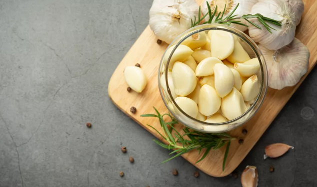 6 أطعمة تخفض مستويات الكوليسترول في الجسم 