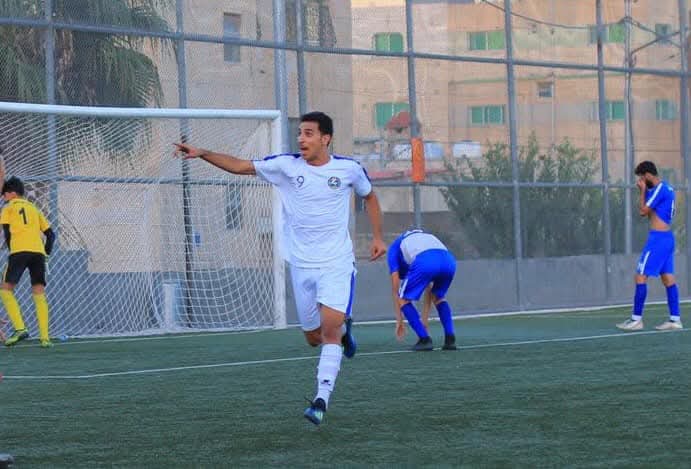 أنس عياش ..  موهبة كروية ولدت في ملاعب السلط وصقلت في برشلونة