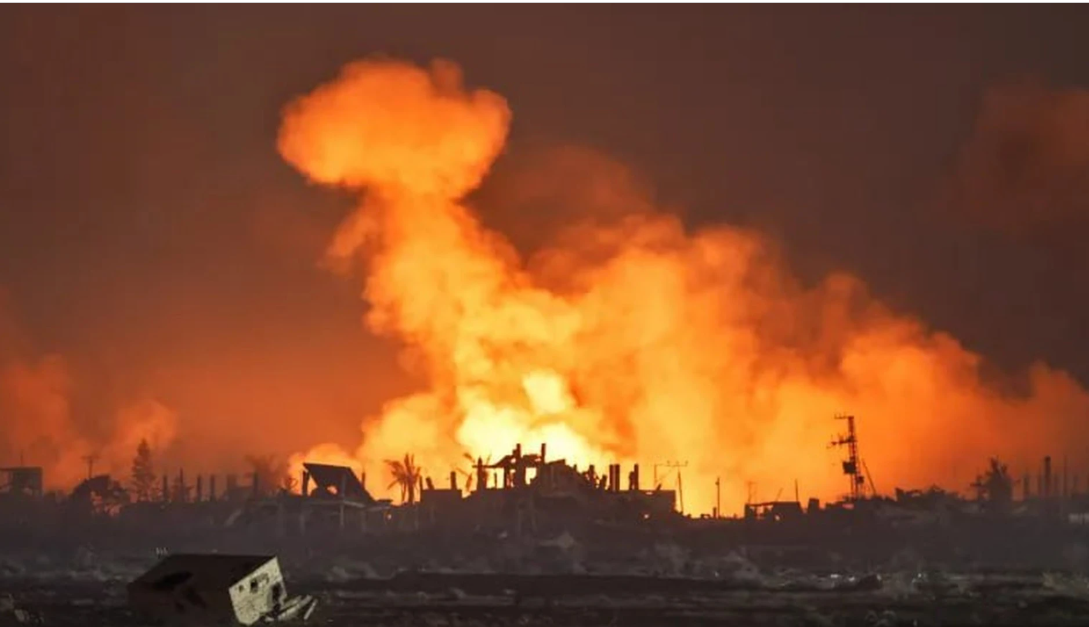 إصابة 12 فلسطينياً في غارة للاحتلال الإسرائيلي غرب خان يونس