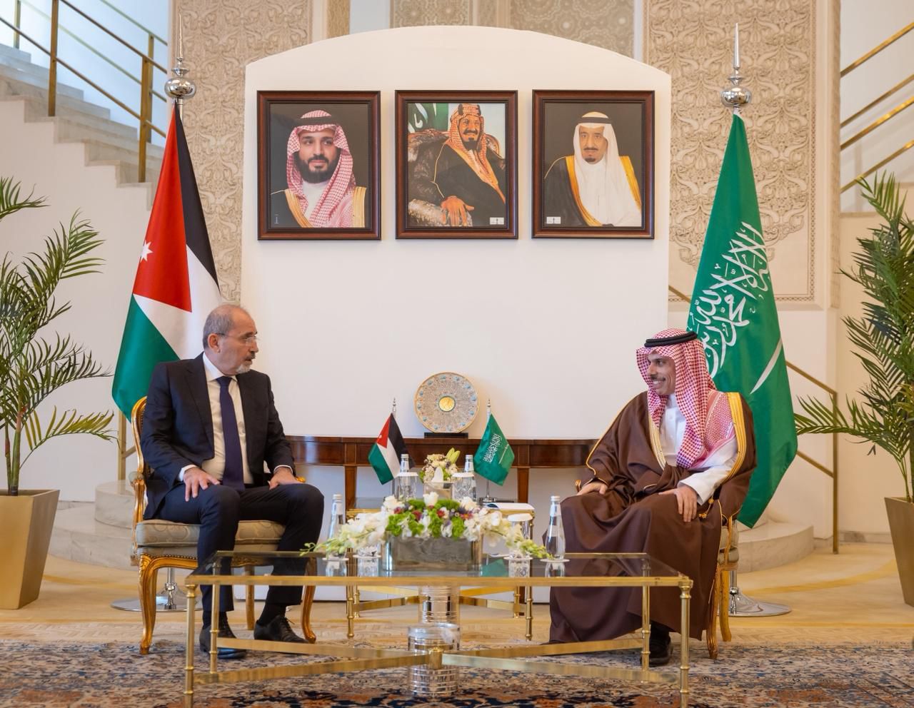 الأردن والسعودية: تضامن مطلق في مواجهة الاعتداءات الإيرانية 