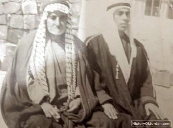 صورة منذ 65 عاما ..  ما قصة شيخ الفريحات وقائد الجيش الأسبق؟