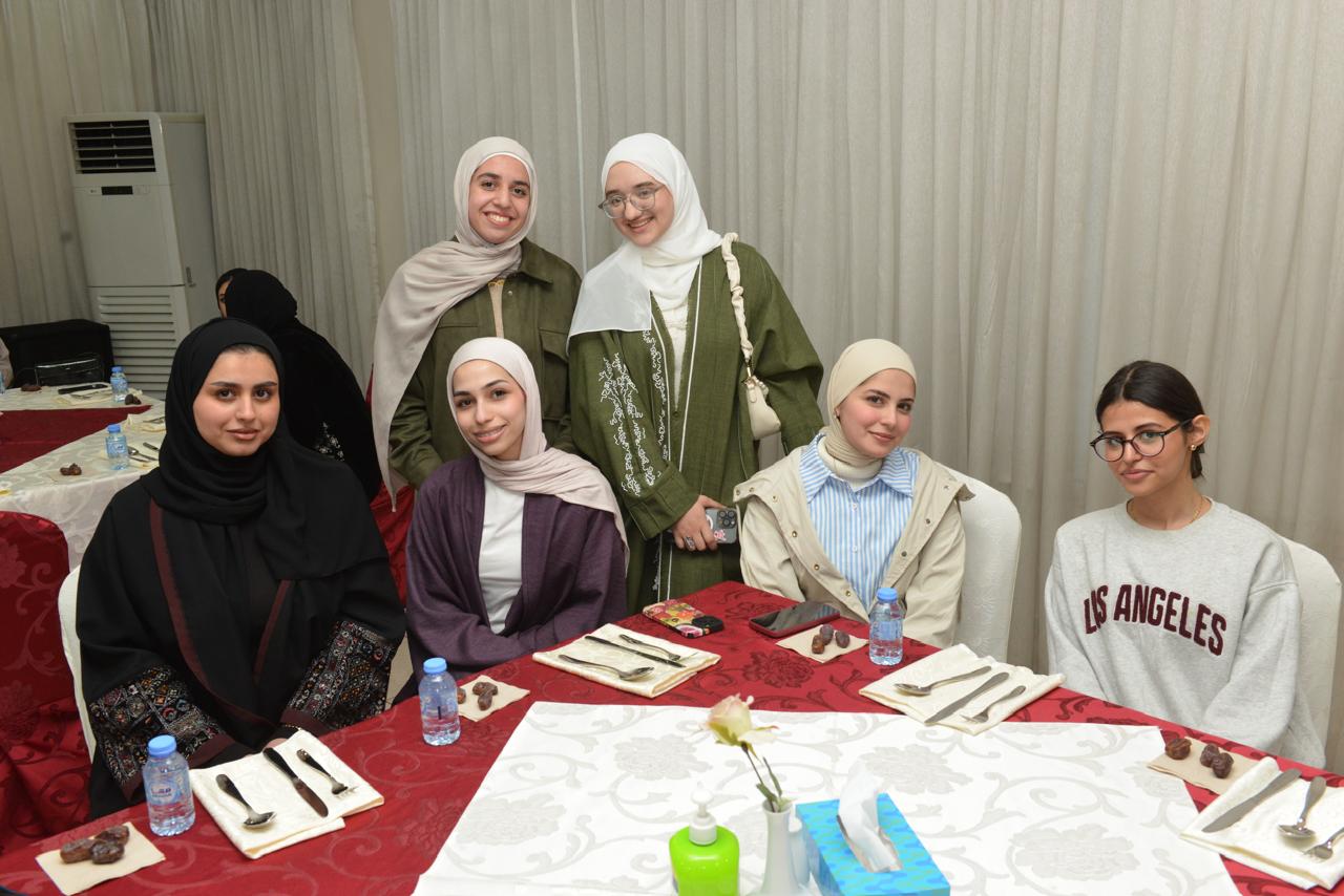 جامعة البترا تنظم إفطاراً رمضانياً لطالبات السكن الداخلي