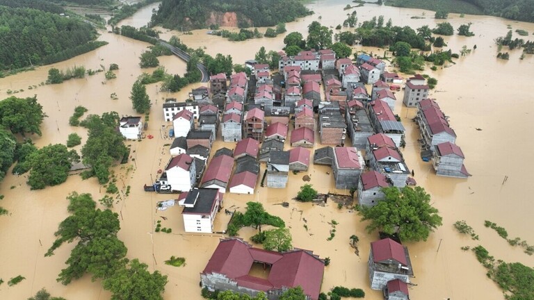 الصفدي ينقل تعازي الملك للرئيس البرازيلي بضحايا الفيضانات 