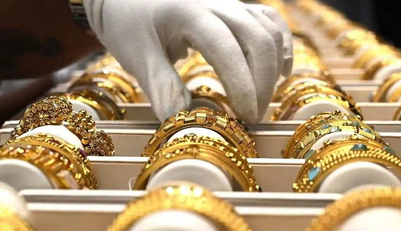 هبوط أسعار الذهب محلياً 3 دنانير وعيار 21 يبلغ 99.8 ديناراً