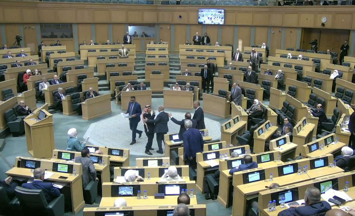 جلبة وصراخ تحت القبة خلال كلمة النائب صالح العرموطي