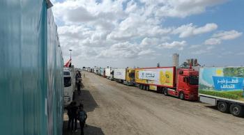  30 شاحنة مساعدات دخلت غزة الأربعاء عبر رفح