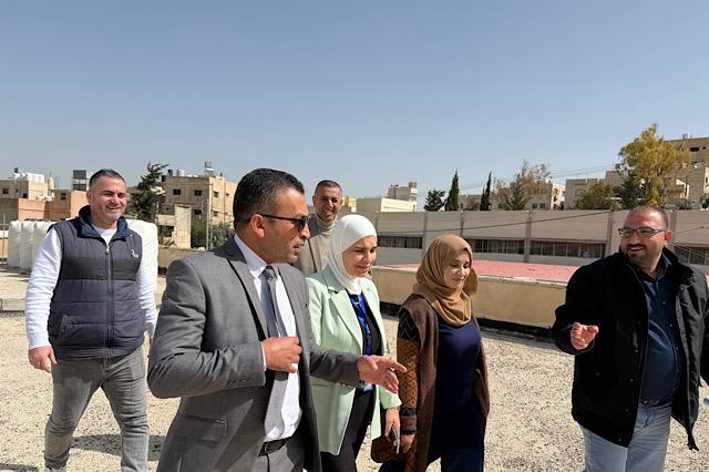 العواودة يتفقد مدرسة الحسن البصري في ماركا