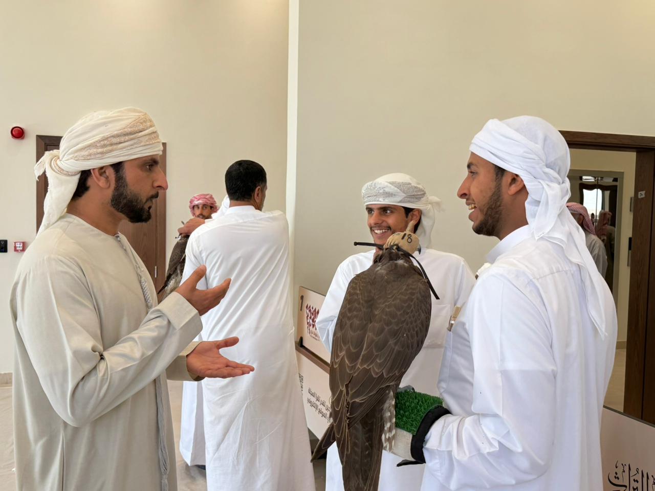 مشاركة ومنافسة كبيرة في أشواط العامة مُلاك ضمن بطولة فزاع للصيد بالصقور 