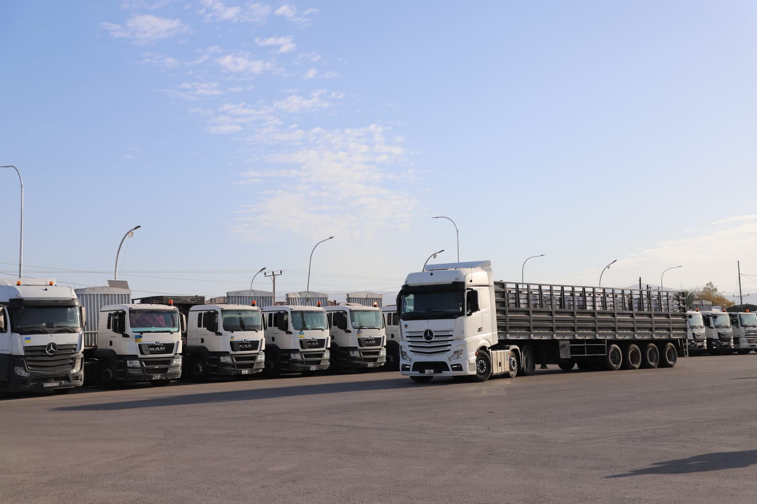 تضم 91  شاحنة ..  قافلة مساعدات غذائية أردنية جديدة لغزة 