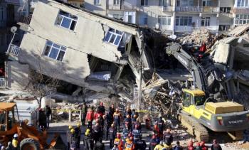 زلزال يضرب منطقة سياحية مشهورة في تركيا