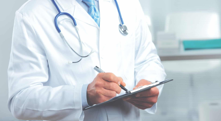 الصحة تدعو مئات الأطباء لتقديم امتحانات تنافسية (أسماء)