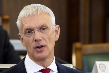 استقالة وزير خارجية لاتفيا بسبب رحلات بطائرات خاصة