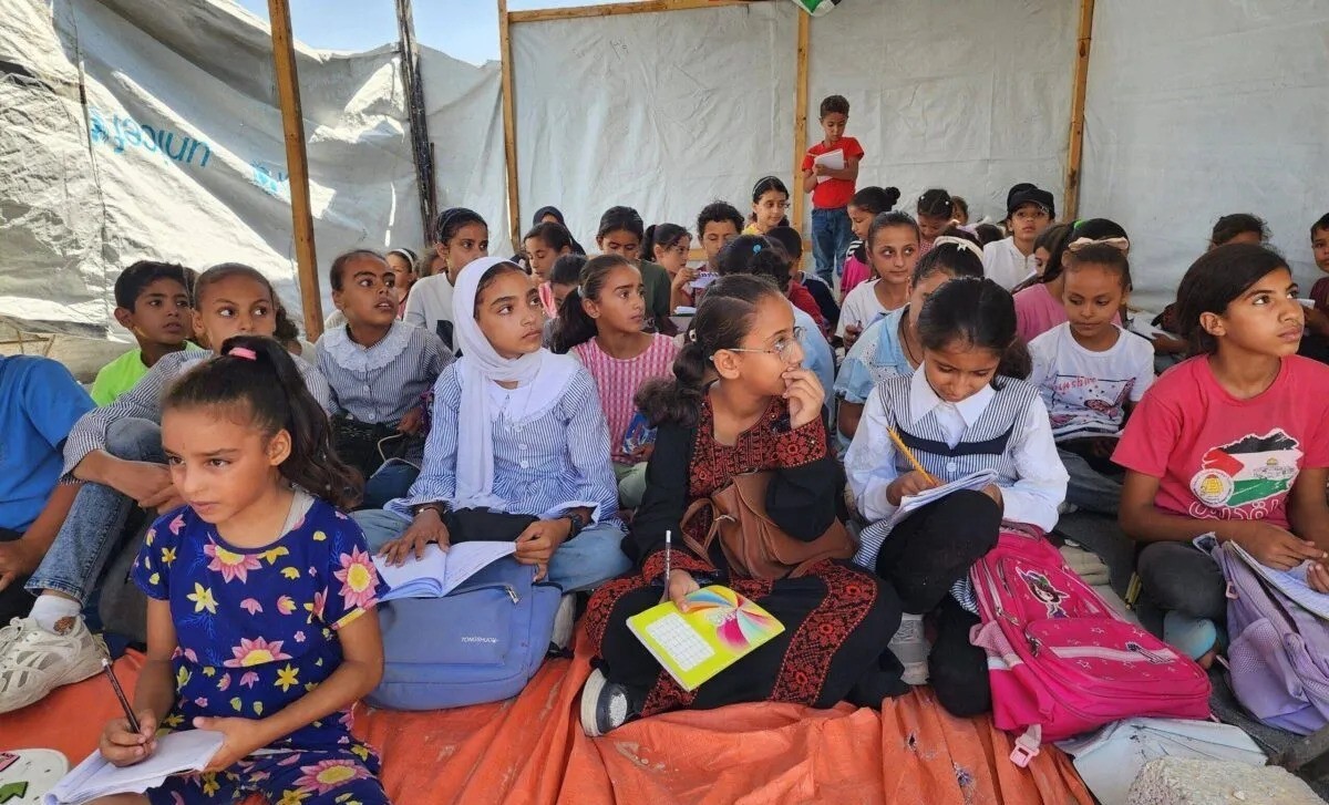 68 ألف طفل يتلقون التعليم في مساحات مؤقتة بغزة 