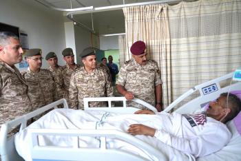 كبار ضباط بالجيش يعودون مرضى في المستشفيات العسكرية 