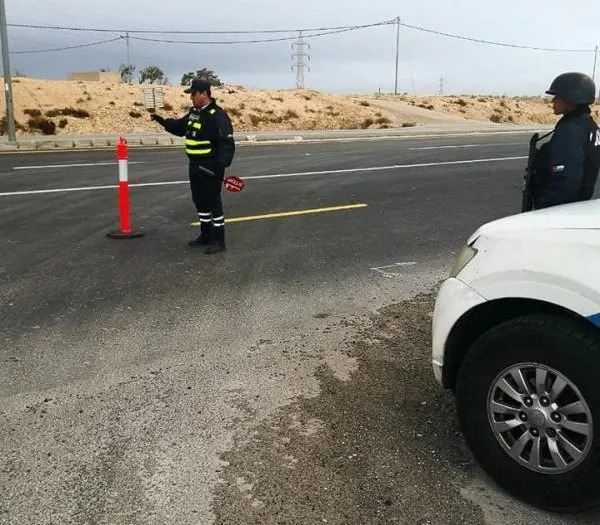 ضبط مركبة تسير بسرعة 200 كم/ساعة على طريق الأزرق