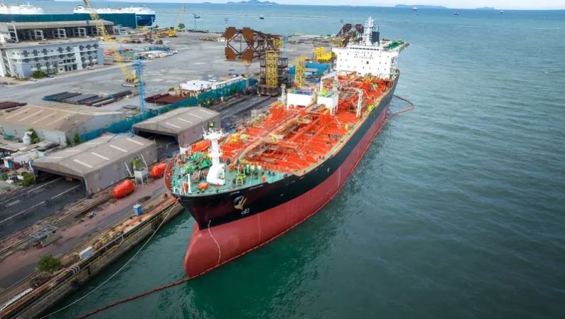 عودة 4 ناقلات على الأقل لمياه فنزويلا بعد إبحارها في وضع التخفي