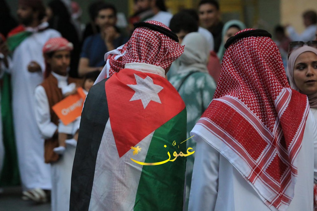 أردنيون وعرب يشاركون باحتفالات الاستقلال في عمان (صور) 