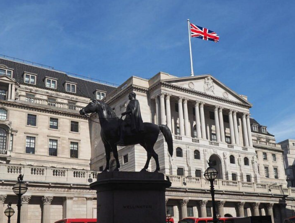 بريطانية تعتزم المساعدة لإجلاء رعاياها من الشرق الأوسط 