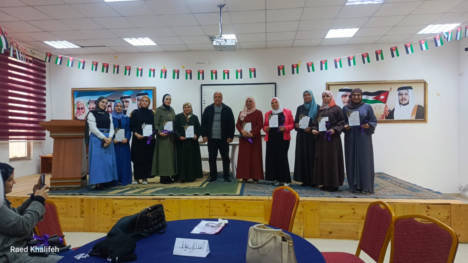 جلسة حوارية بعنوان 8×8×8 في مركز شابات المزار الشمالي