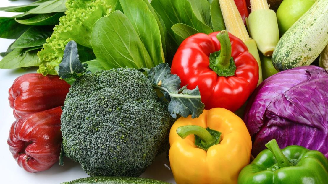 أسعار الخضار والفواكه في السوق المركزي الخميس