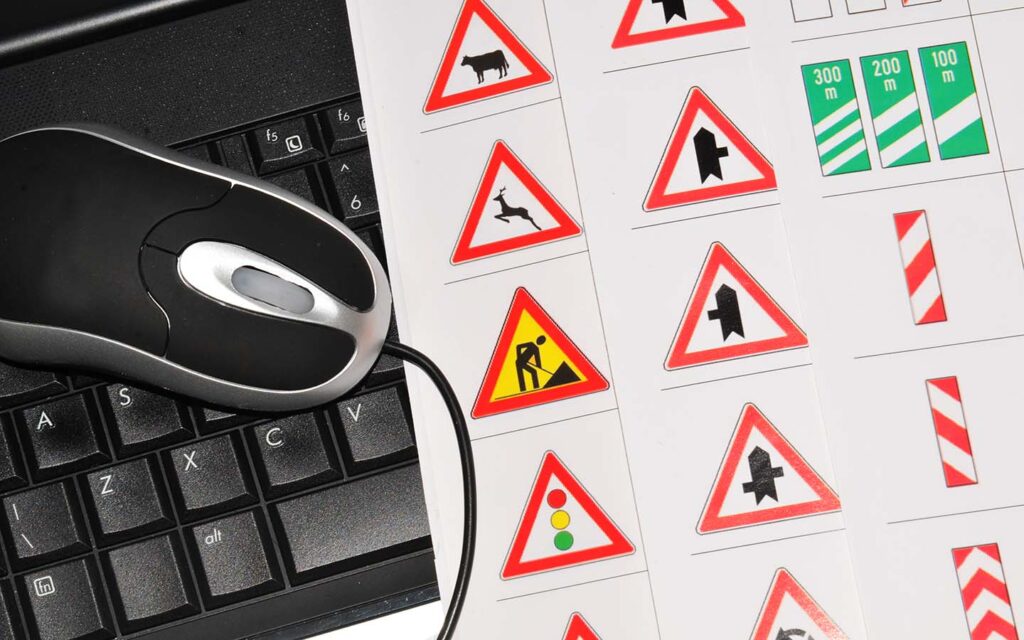 رجل يجتاز اختبار القيادة النظري بعد 139 محاولة 