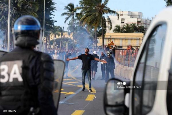 مظاهرات وعنف ضد قيود كورونا في فرنسا