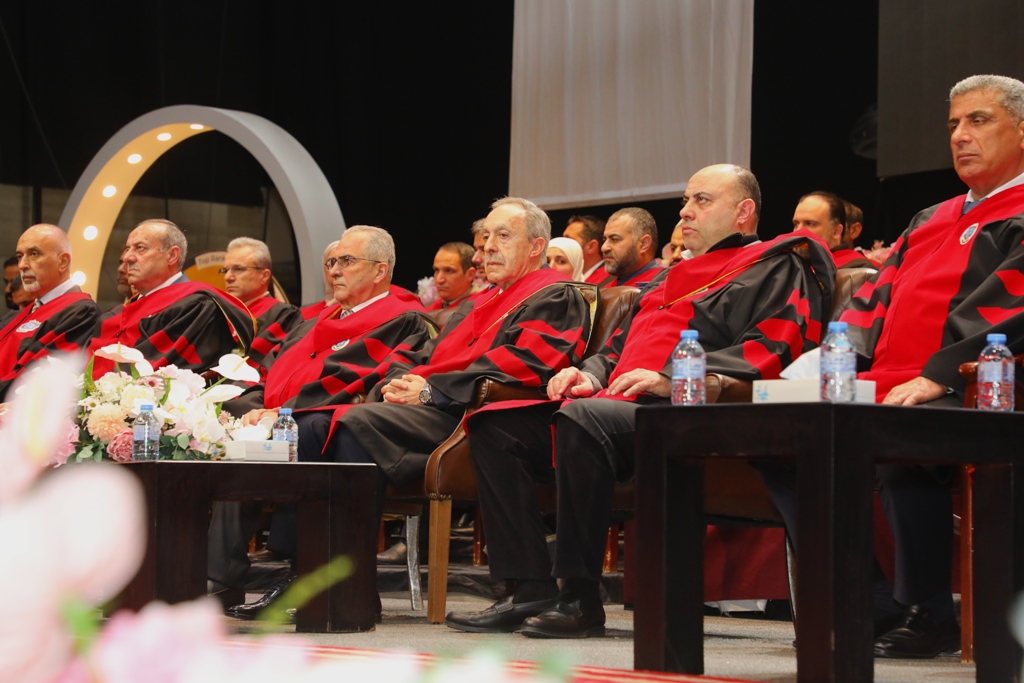 دولة الكباريتي يرعى  اليوم الثاني لإحتفال عمان الاهلية بتخريج طلبة الفصل الاول من الفوج 33  