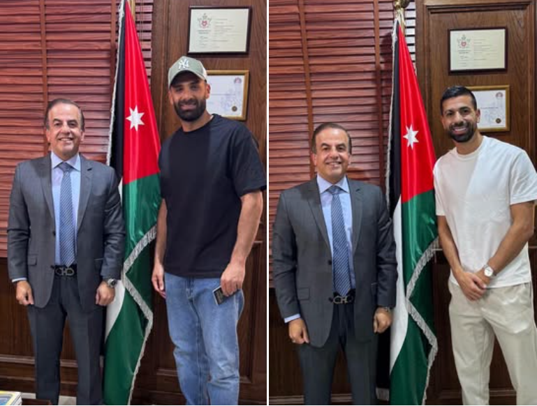 مدير الأحوال المدنية يستقبل نجمي النشامى العرب والروابدة