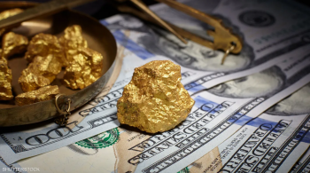 الذهب قرب مستوى تاريخي مرتفع وسط تزايد المخاوف الجيوسياسية