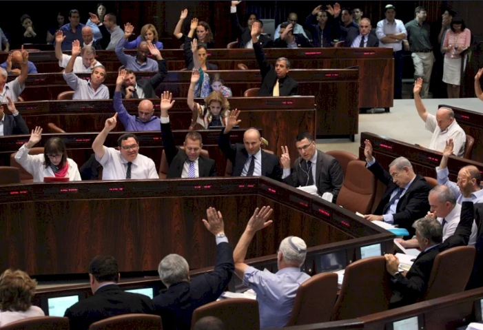 الكنيست الإسرائيلي يصادق على تجميد أموال مقاصة فلسطينية إضافية