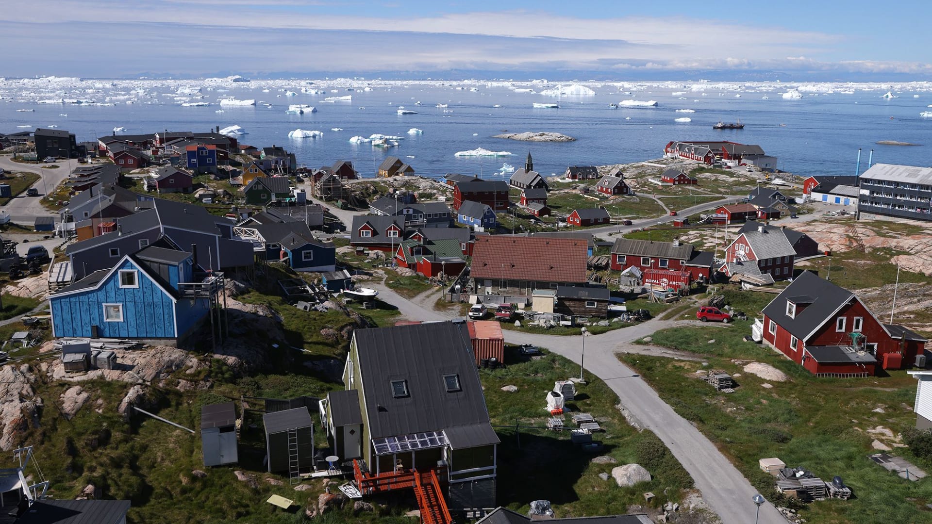 رئيس وزراء غرينلاند ردا على تهديدات ترامب: هذا يكفي