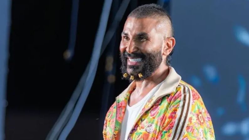 إطلالة أحمد سعد بـنيو لوك في الغردقة تقلب مواقع التواصل