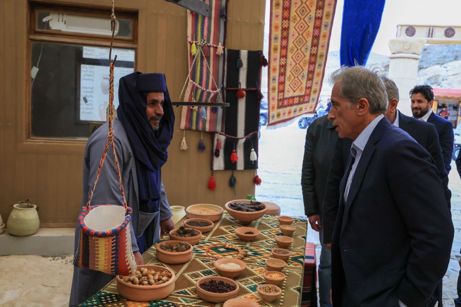 حسان في جولة ميدانية بالبترا ويوجه بتفعيل البرامج والأنشطة النوعيَّة