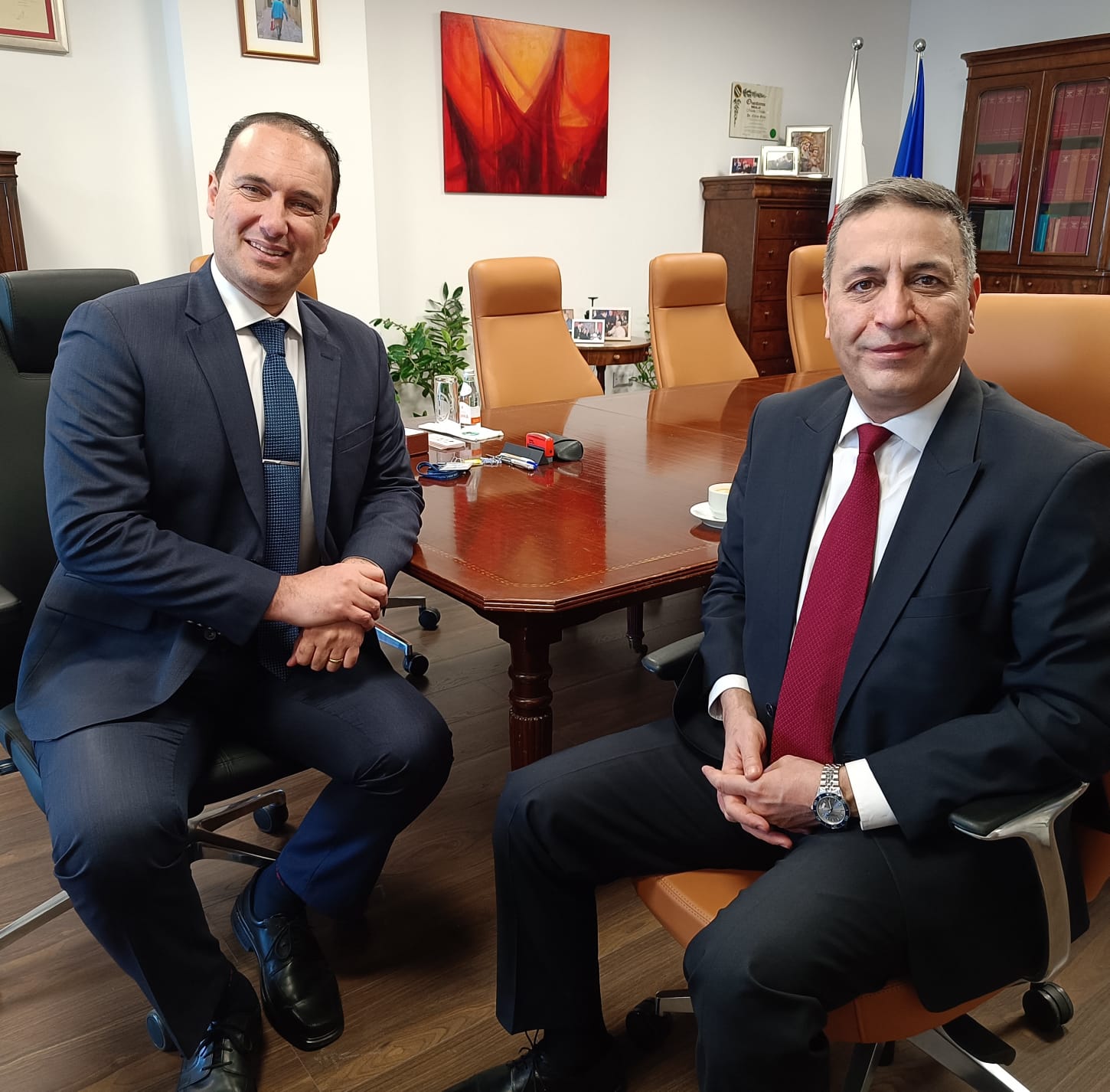 أبورمان ووزير التعليم والرياضة المالطي يبحثان التعاون الثنائي