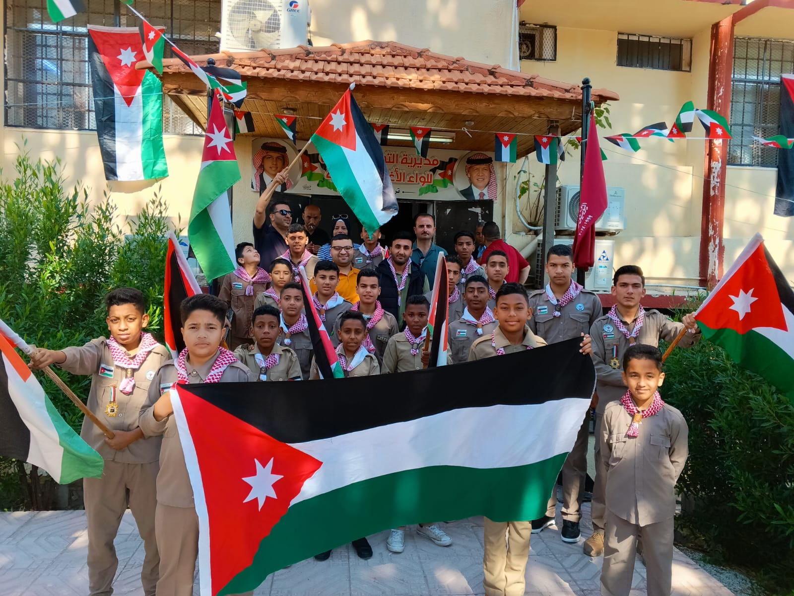 الأسرة التربوية في تربية الأغوار الشمالية تحتفل بيوم العلم الأردني