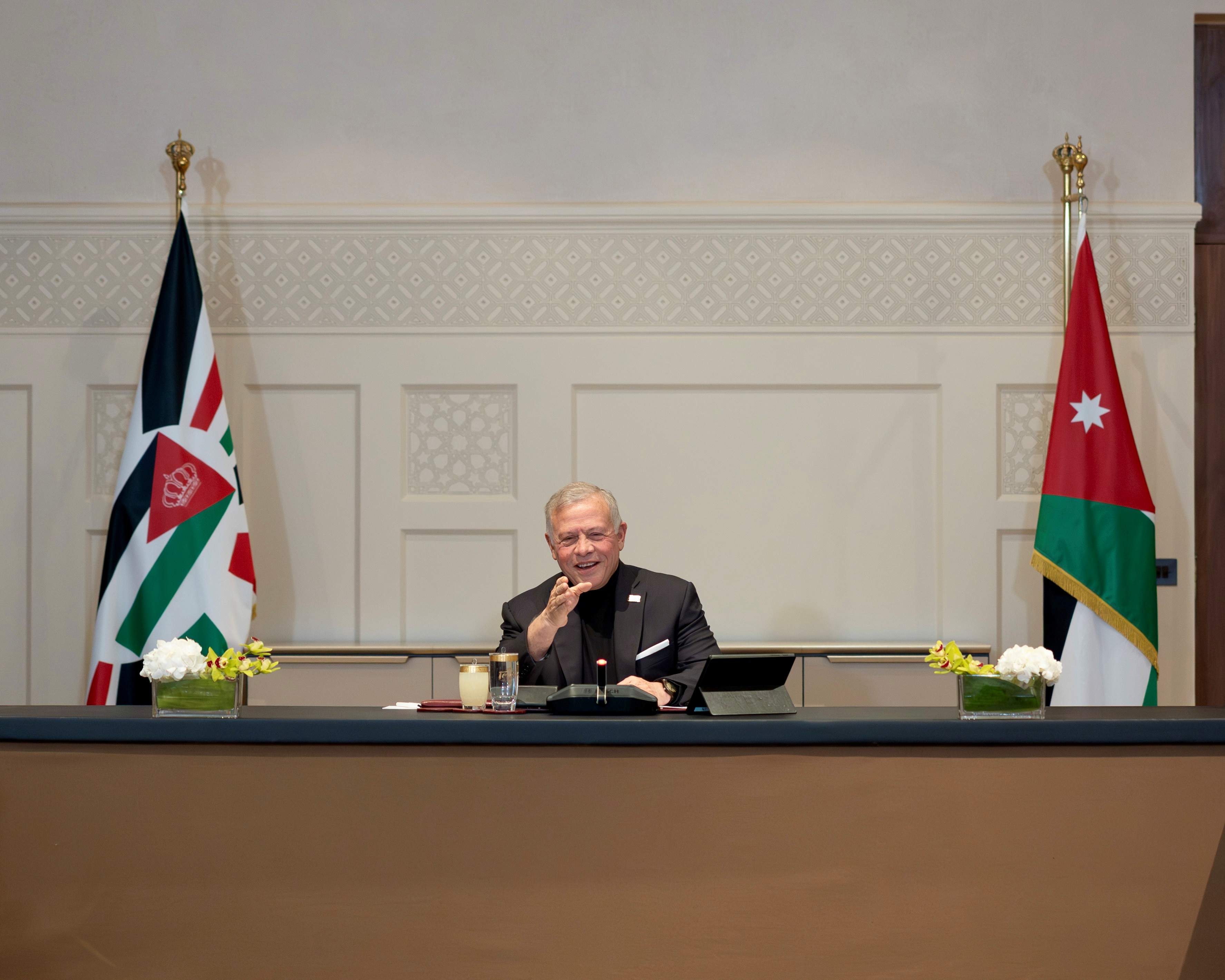 الملك يلتقي أعضاء المكتب الدائم للنواب ويؤكد على تطوير آليات العمل الحزبي