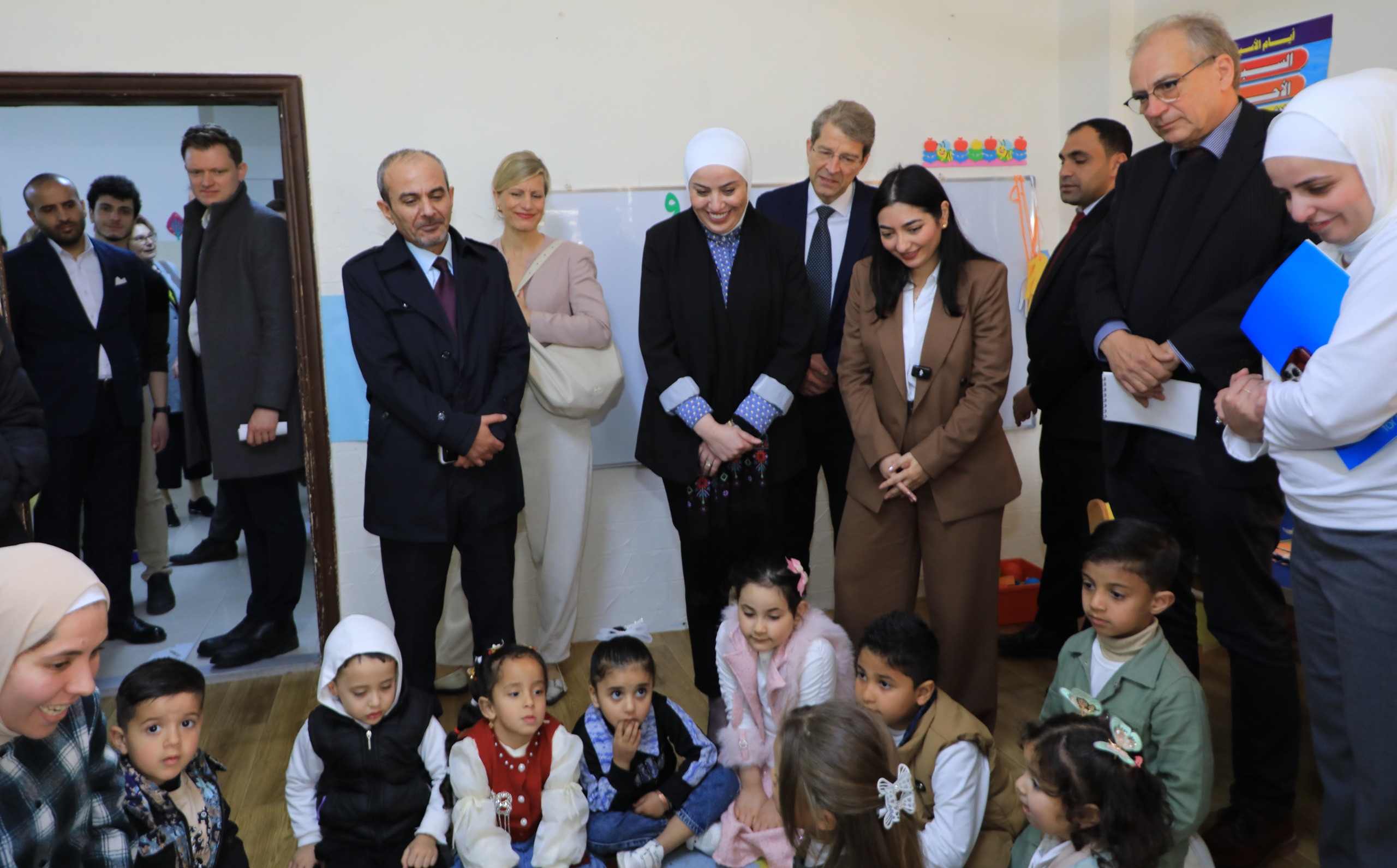 بني مصطفى ونظيرتها الألمانية تطلعان على برامج مكاني