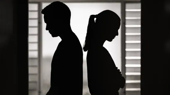 8 عادات سيئة تُدمر علاقة الأزواج