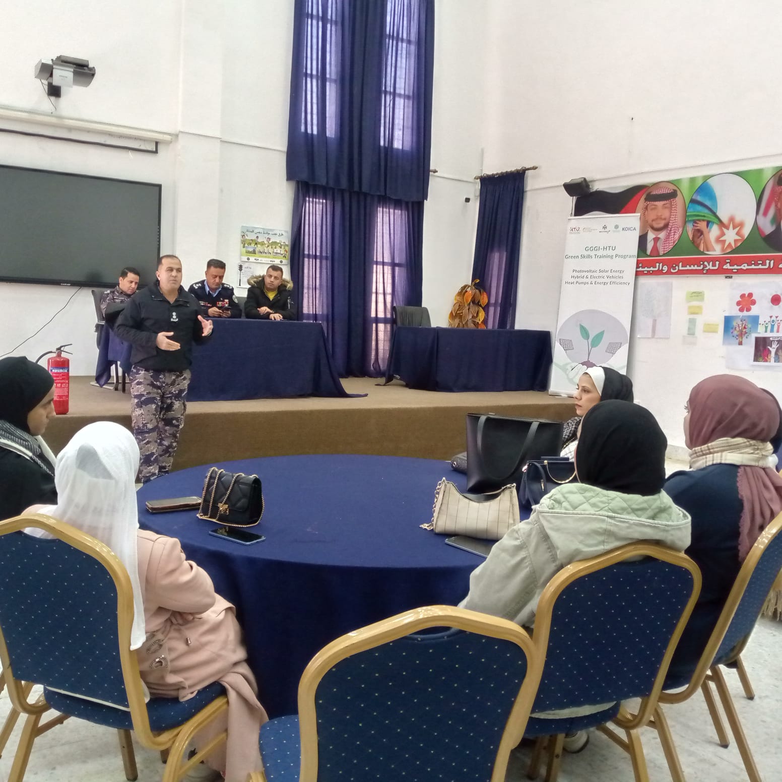 مركز شابات دير أبي سعيد يعقد ورشة توعوية حول الاستخدام الآمن للمدافئ