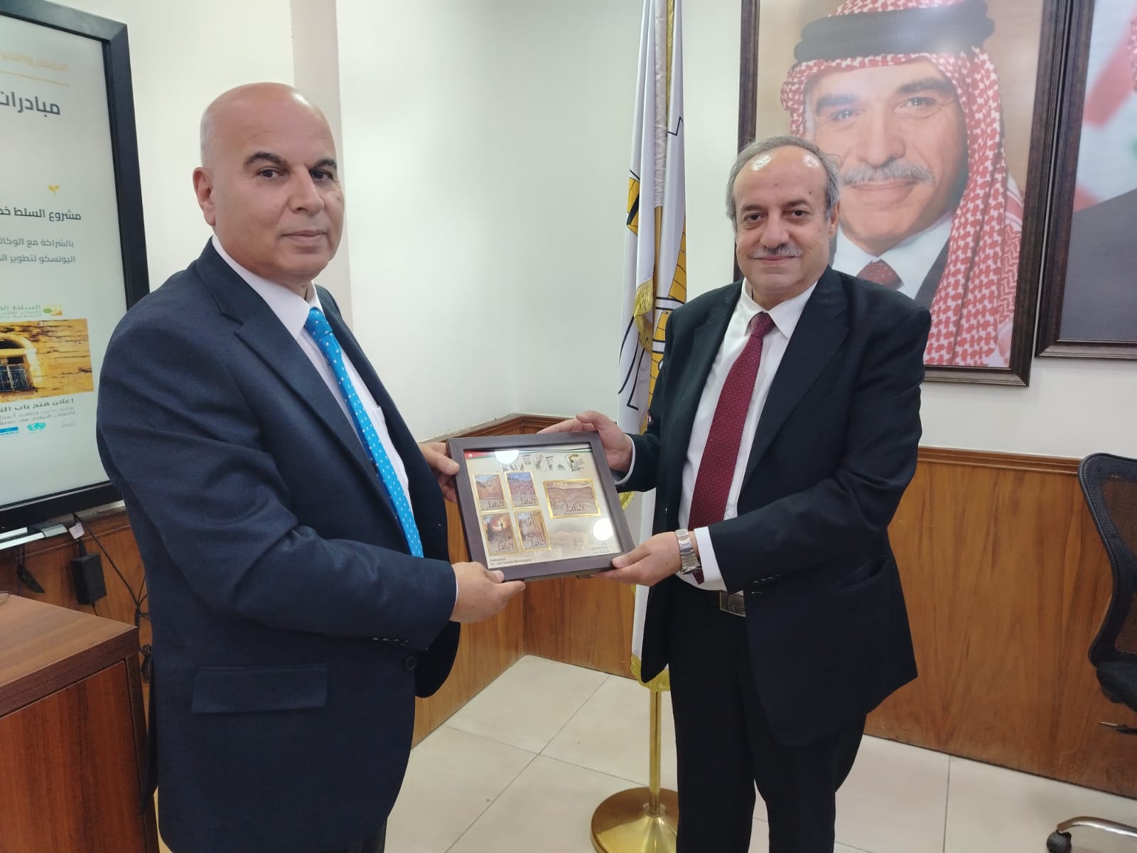 وفد من بلدية حلحول الفلسطينية يزور السلط الكبرى لتعزيز التعاون 