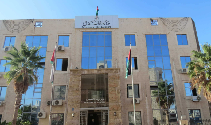 العمل: 75% من المستفيدين ببرنامج التشغيل استمروا في أعمالهم 