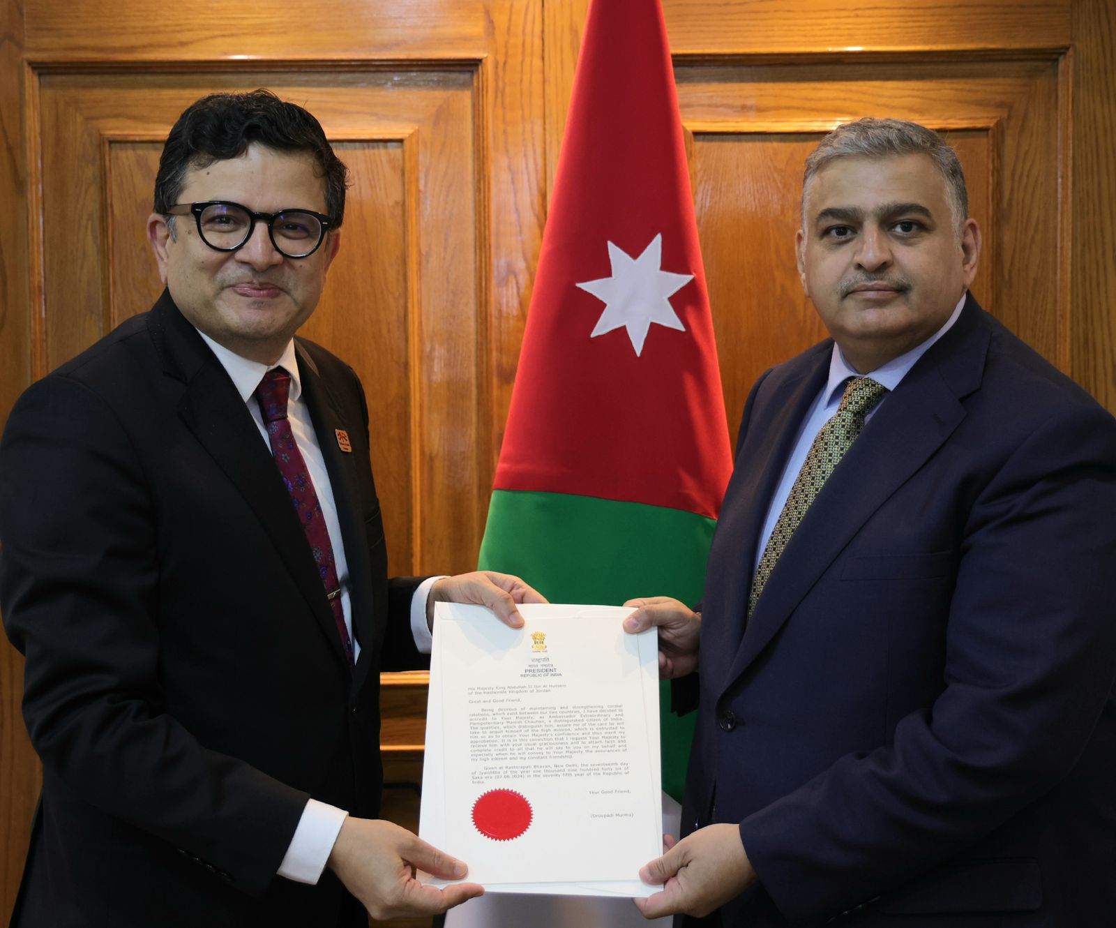 الخارجية تتسلم نسخة من أوراق اعتماد السفير الهندي