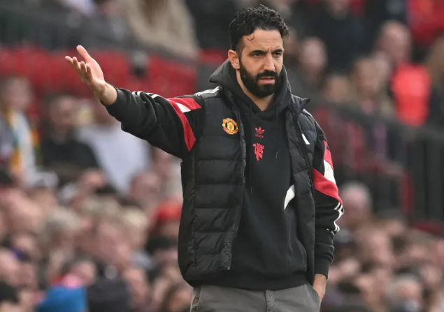 مانشستر يونايتد يقيل مدربه روبن أموريم