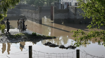 باكستان ..  4 أيام من الأمطار الغزيرة تقتل 63 شخصا