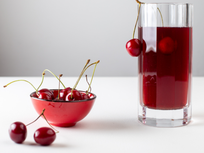 عصير الكرز الحامض ..  فوائد مثبتة للالتهاب والنوم وتحذيرات مهمة