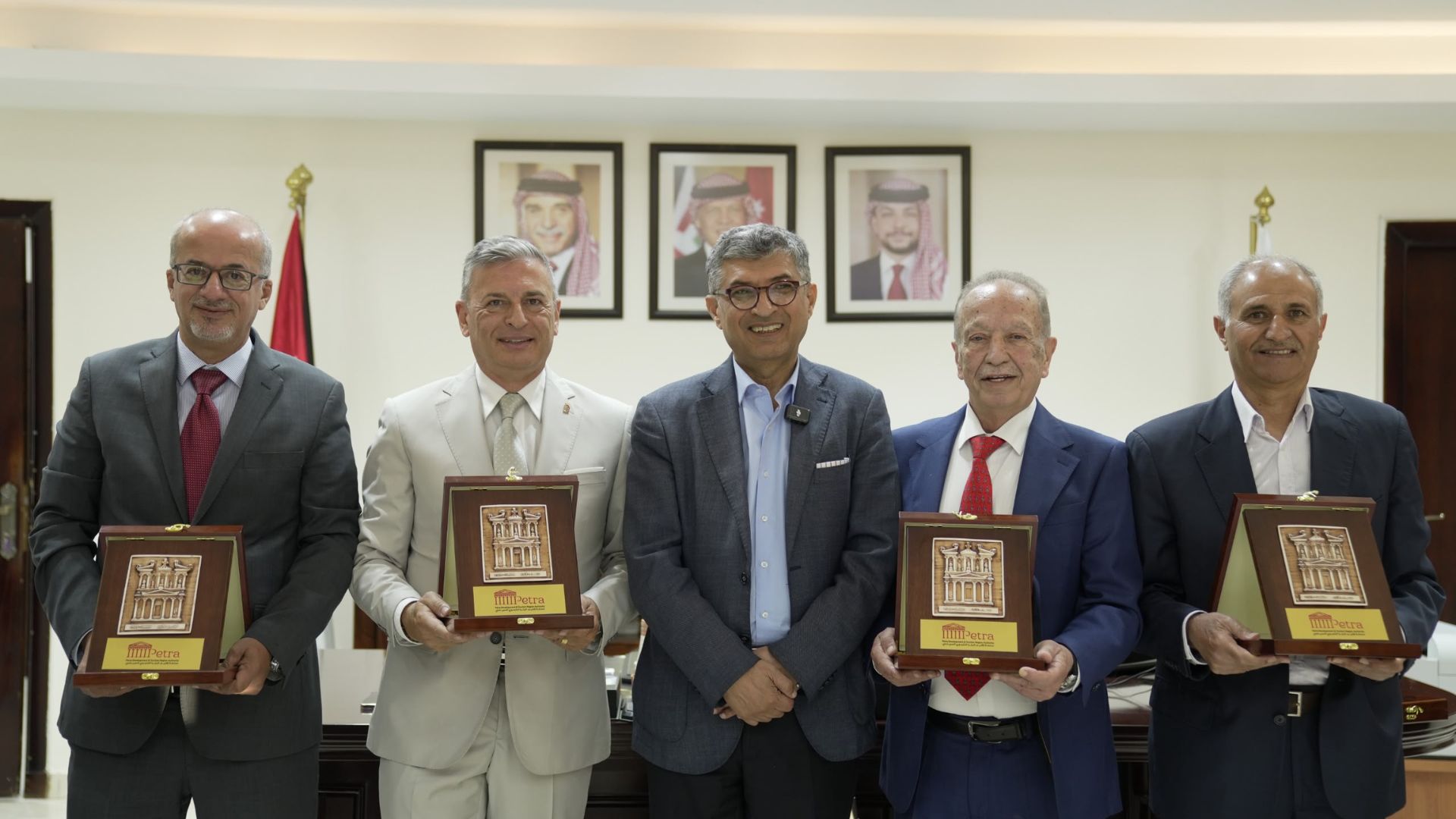 إقليم البترا تكرّم شخصيات أردنية ودولية بذكرى تتويج البترا كإحدى عجائب الدنيا السبع
