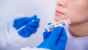 عالم مناعة يكشف خطورة تكرر الإصابة بمرض كوفيد-19