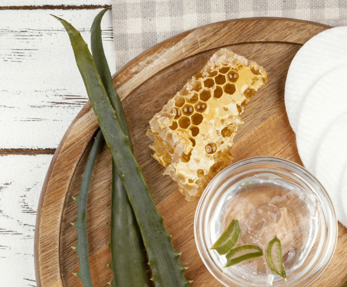 ماسك الصبار والعسل لحماية البشرة في الشتاء ..  ترطيب مكثف وعميق