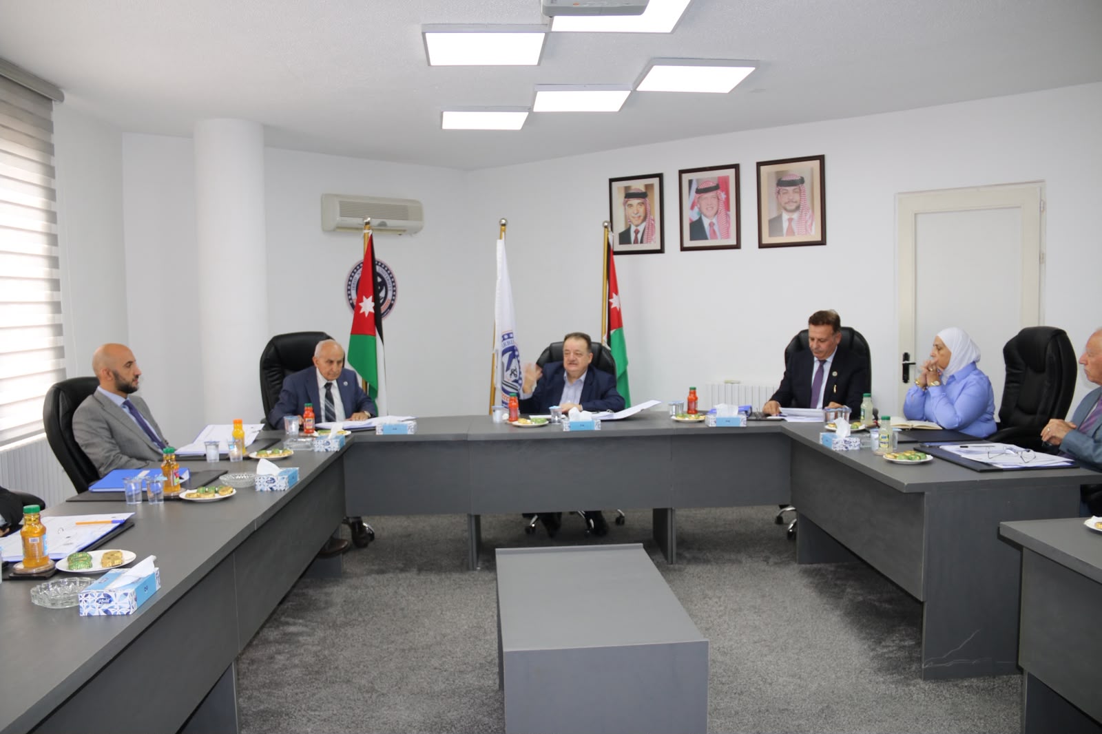 مجلس أمناء جامعة إربد الأهلية يَعقد أولى جلساته للعام الجامعي 2026/2027