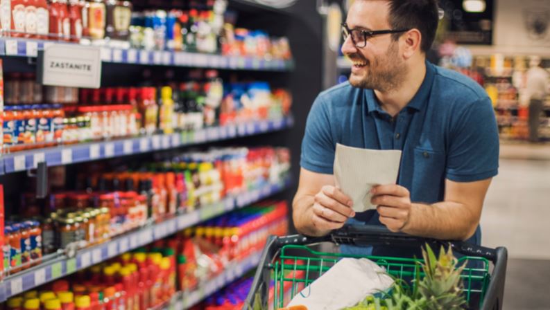 مزايا مذهلة لتدوين قوائم التسوق على الورق بدلاً من الهواتف